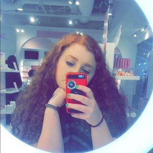 Meet your Posher, Emilia